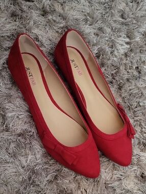 JUSTFAB Red Pointed Toe Bow Flats - Women's